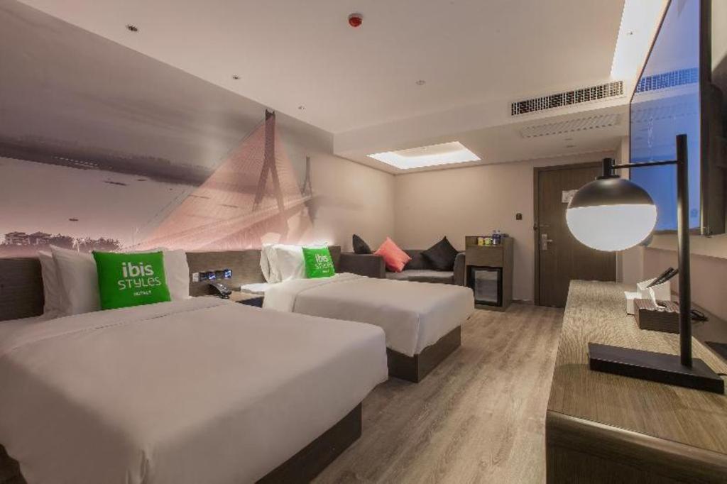 Ibis Styles Wuhan Optics Valley Square Hotel Exterior foto