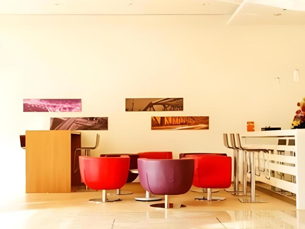 Ibis Styles Wuhan Optics Valley Square Hotel Exterior foto
