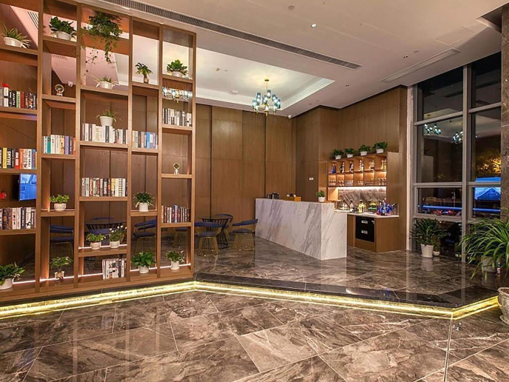 Ibis Styles Wuhan Optics Valley Square Hotel Exterior foto